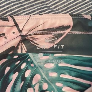 Nike dri fit 3/4  length leggings